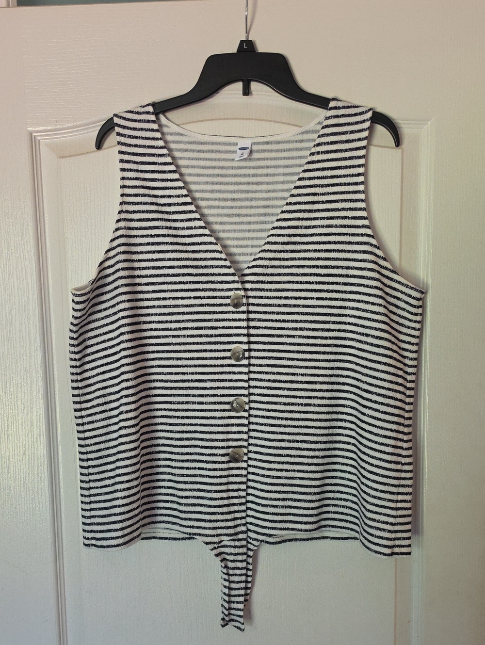 Old Navy Black & White Striped Sleeveless Button-Front Tank